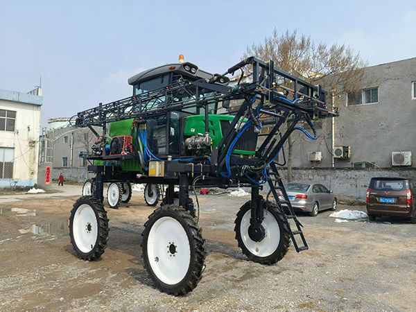 3WPZ-2000DH型自走式喷杆喷雾机